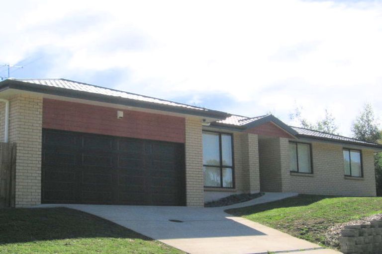 Photo of property in 6 Pharlap Drive, Fairview Heights, Auckland, 0632