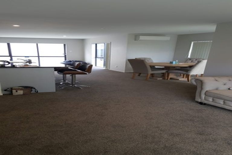 Photo of property in 2/33 Treestump Road, Takanini, 2112