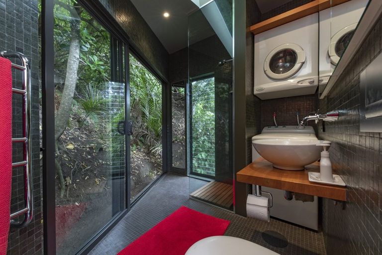 Photo of property in 53 Karekare Road, Karekare, New Lynn, 0772