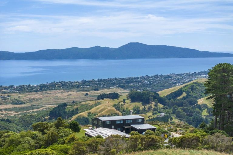 Photo of property in 198-200 Maungakotukutuku Road, Paraparaumu, 5032