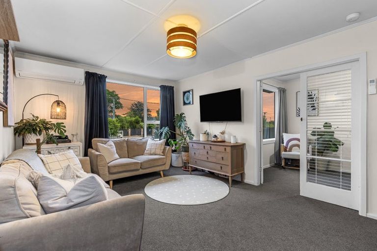 Photo of property in 24 Bournemouth Crescent, Aranui, Christchurch, 8061