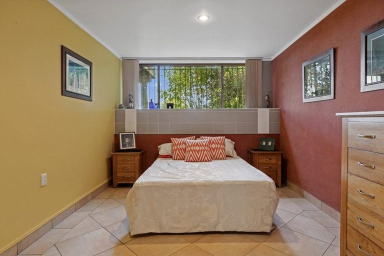 Photo of property in 801 East Coast Road, Northcross, Auckland, 0630