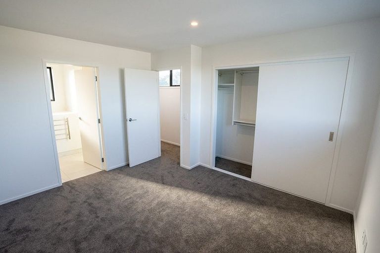 Photo of property in 2/182 Cambridge Terrace, Fairfield, Lower Hutt, 5011