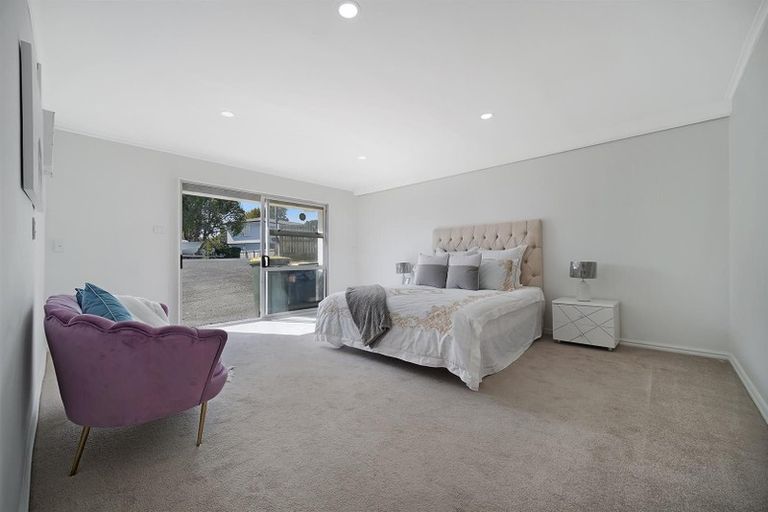 Photo of property in 2/10 Woodvale Road, Glen Eden, Auckland, 0602