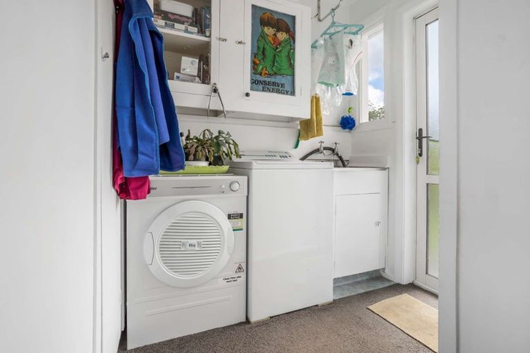 Photo of property in 16 Mcneil Street, Balclutha, 9230