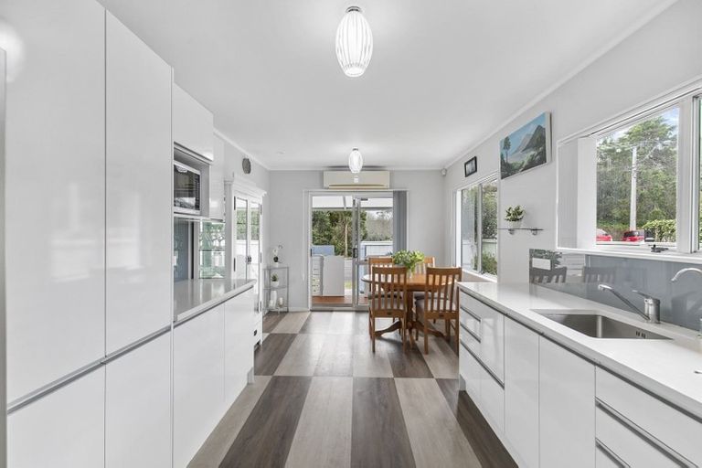 Photo of property in 2/119 Beach Haven Road, Beach Haven, Auckland, 0626