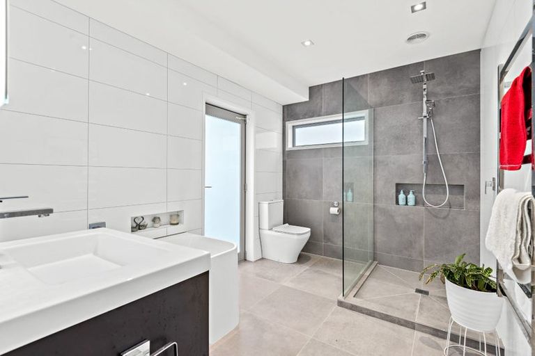 Photo of property in 54 Maxwelton Drive, Mairangi Bay, Auckland, 0630