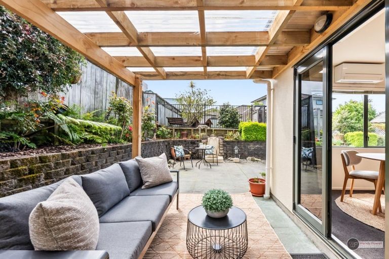 Photo of property in 2 Kirton Drive, Riverstone Terraces, Upper Hutt, 5018