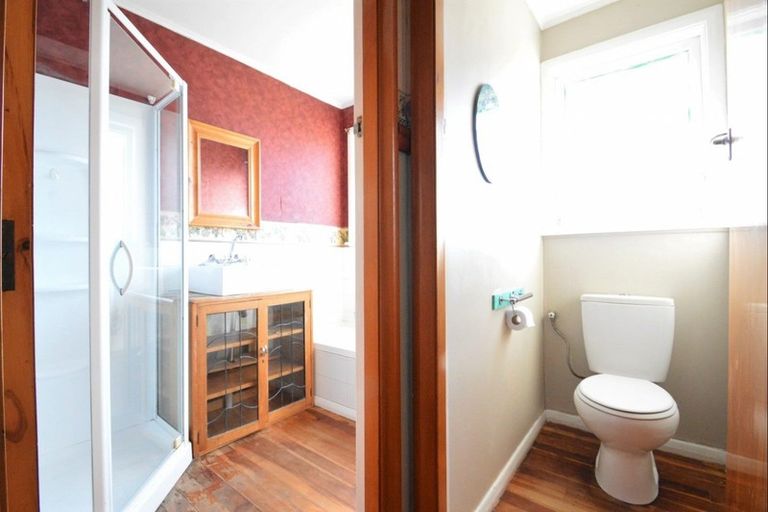 Photo of property in 16 Bartholomew Road, Levin, 5510