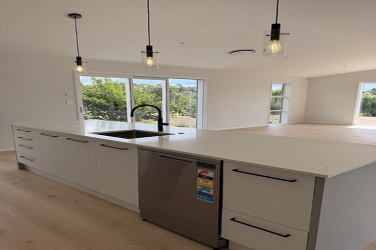 Photo of property in 5 Johnson Place, Stillwater, Silverdale, 0993