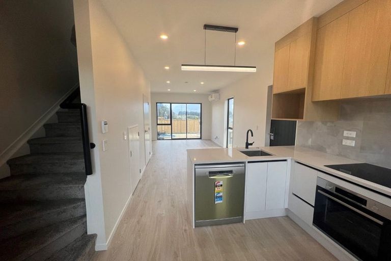 Photo of property in 1 Rana Road, Flat Bush, Auckland, 2019