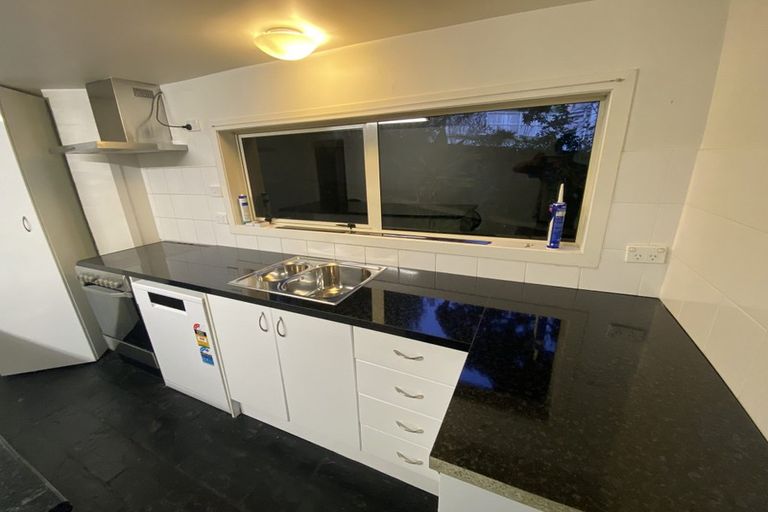 Photo of property in 318 West Coast Road, Glen Eden, Auckland, 0602