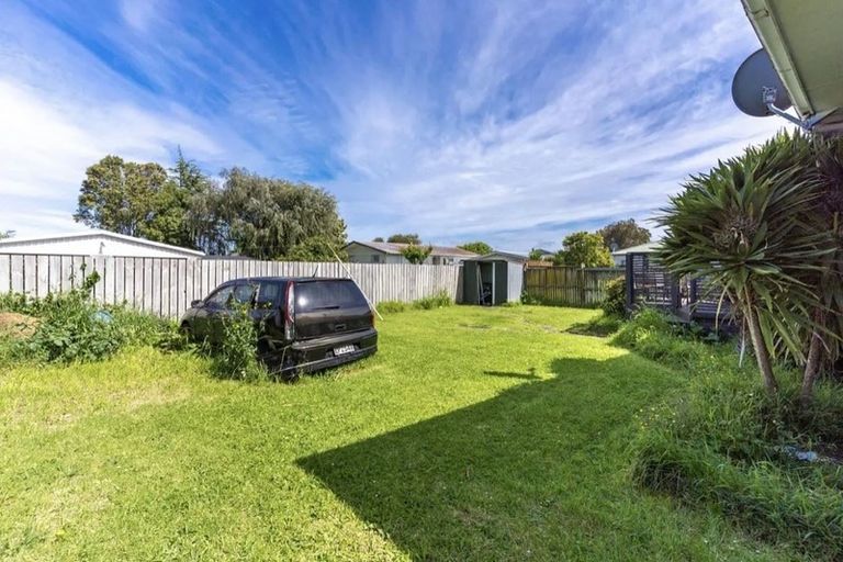 Photo of property in 389 Roscommon Road, Clendon Park, Auckland, 2103