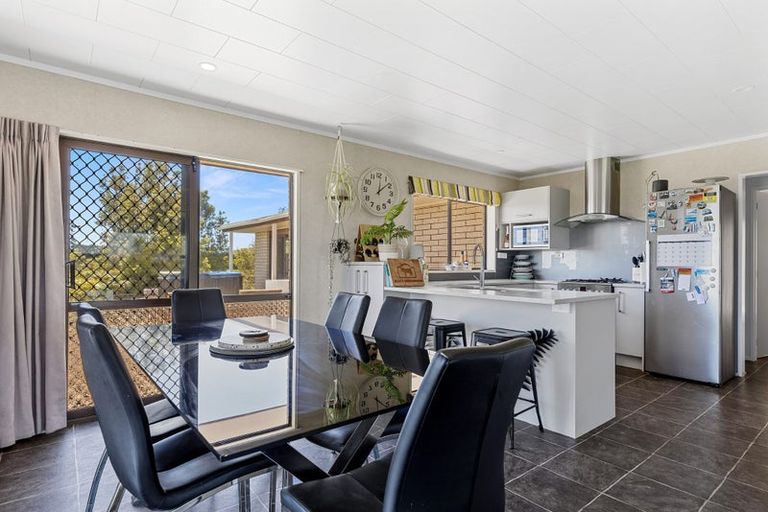 Photo of property in 1568a Old Coach Road, Pukehina, 3186