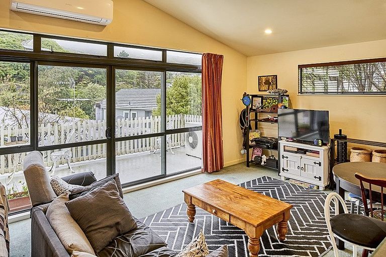 Photo of property in 1/29 Hathaway Avenue, Karori, Wellington, 6012