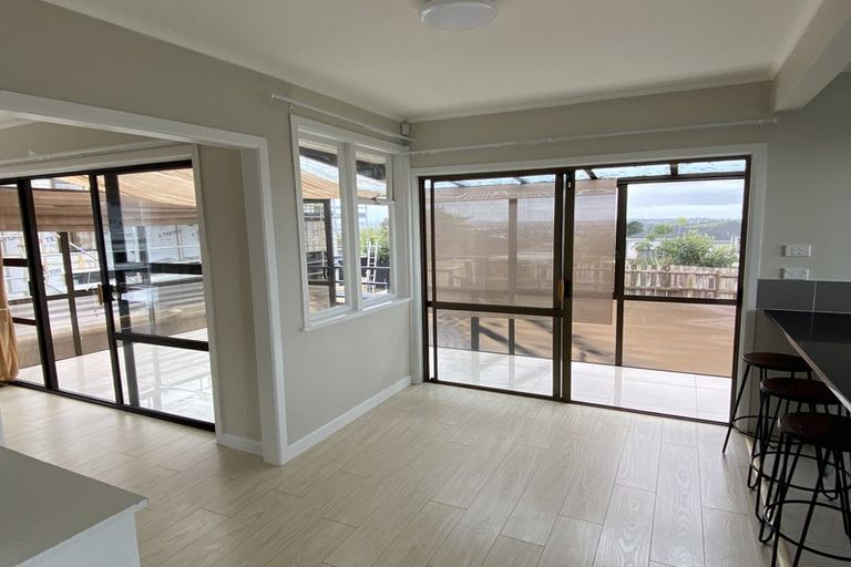 Photo of property in 17 Bradbury Road, Botany Downs, Auckland, 2010