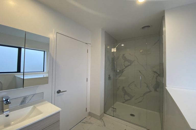 Photo of property in 1/2 Hood Street, Mount Victoria, Wellington, 6011