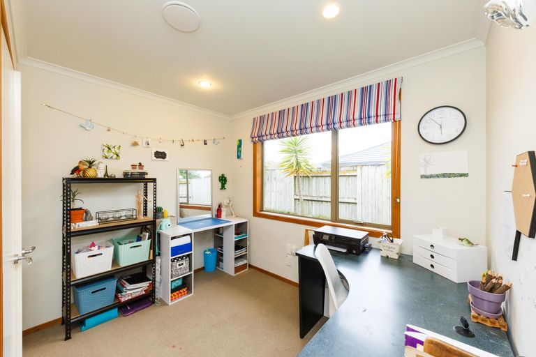 Photo of property in 44 Roberts Line, Kelvin Grove, Palmerston North, 4414