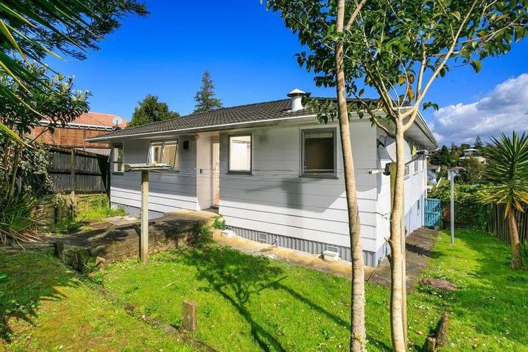 Photo of property in 2/12 Datura Place, Sunnynook, Auckland, 0620