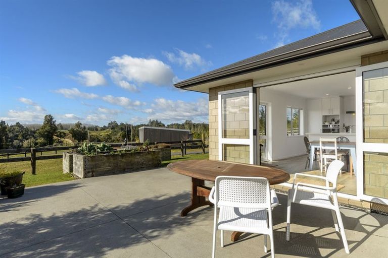 Photo of property in 23 Sarona Park Drive, Omanawa, Tauranga, 3171