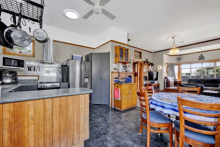 Photo of property in 231 Glover Road, Hawera, 4610