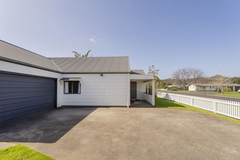 Photo of property in 5 Cholmondeley Crescent, Whitianga, 3510