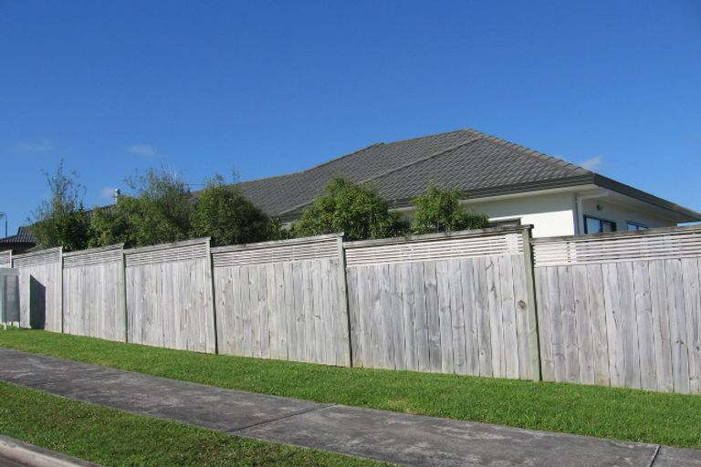 Photo of property in 10 Kinleith Way, Albany, Auckland, 0632