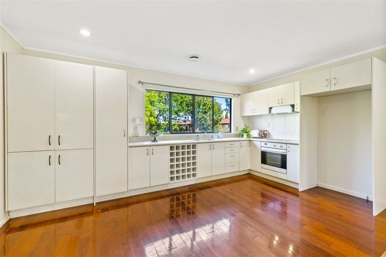 Photo of property in 4/17 Neta Grove, Henderson, Auckland, 0612