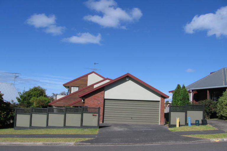 Photo of property in 1/8 Rifleman Rise, Unsworth Heights, Auckland, 0632