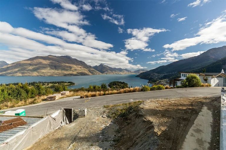 Photo of property in 26 Vancouver Drive, Queenstown, 9300
