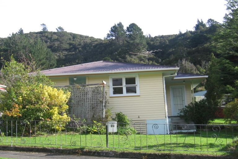 Photo of property in 26 Shackleton Grove, Stokes Valley, Lower Hutt, 5019