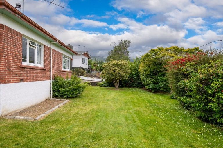 Photo of property in 18 Branxholm Street, Roxburgh, 9500