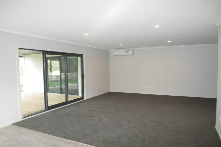 Photo of property in 11 Kingi Te Ahoaho Place, Otaki, 5512