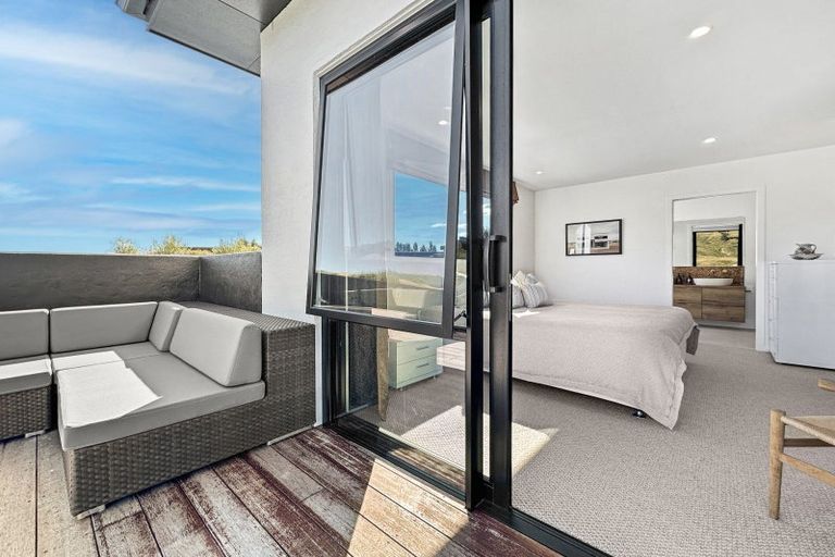Photo of property in 14 The Fairways, Kinloch, Taupo, 3377