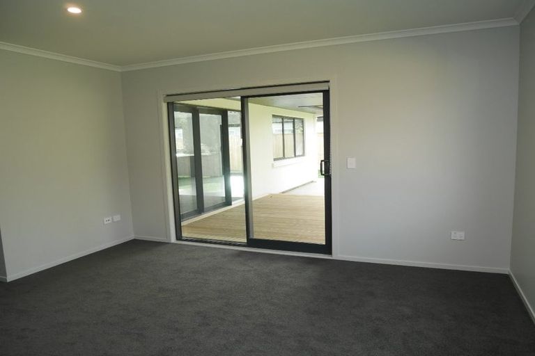 Photo of property in 11 Kingi Te Ahoaho Place, Otaki, 5512