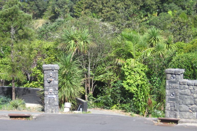 Photo of property in 16 Peregrine Place, Birkenhead, Auckland, 0626