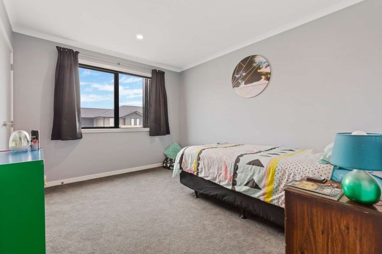 Photo of property in 6 Kuakua Close, Papamoa Beach, Papamoa, 3118