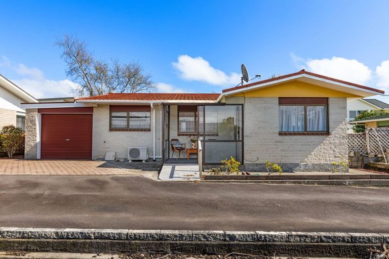 Photo of property in 2/14 Burns Street, Westown, New Plymouth, 4310