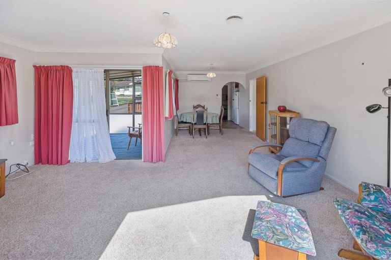 Photo of property in 2/14 Burns Street, Westown, New Plymouth, 4310