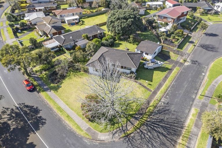Photo of property in 2 Witla Court, Mangere Bridge, Auckland, 2022