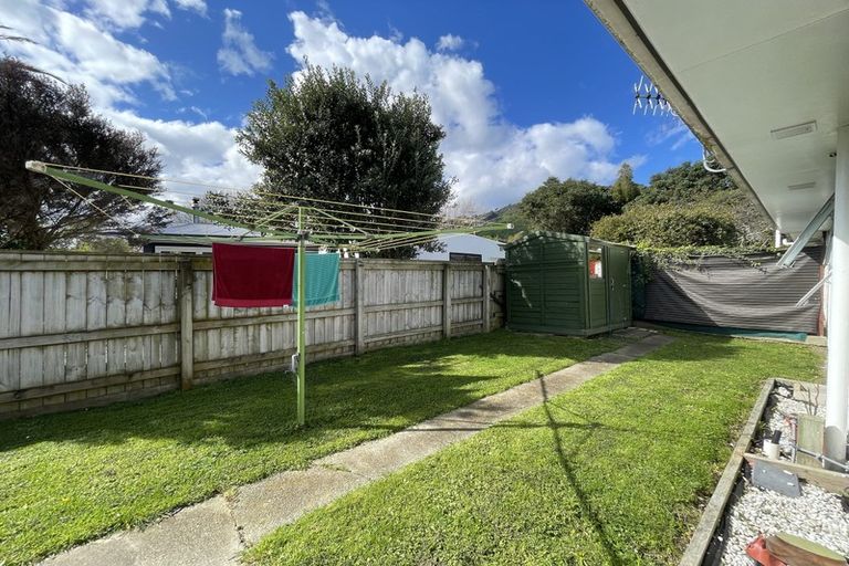 Photo of property in 35a Pehi Kupa Street, Waikanae, 5036
