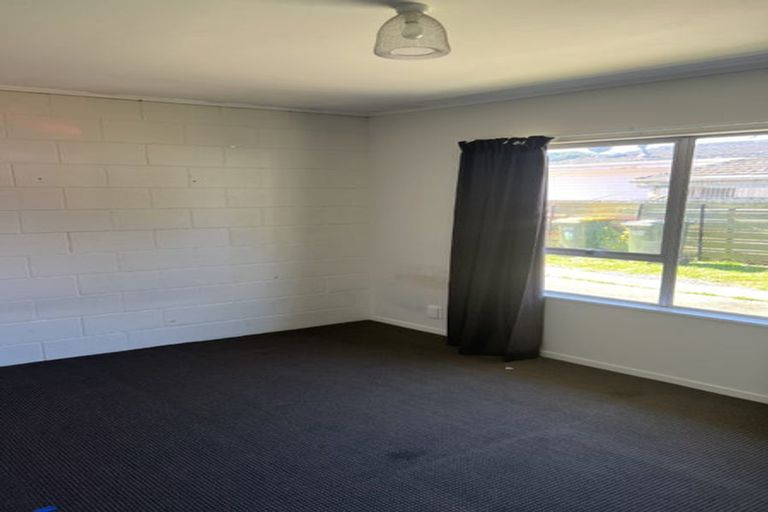 Photo of property in 2/264 Wellington Road, Wainuiomata, Lower Hutt, 5014