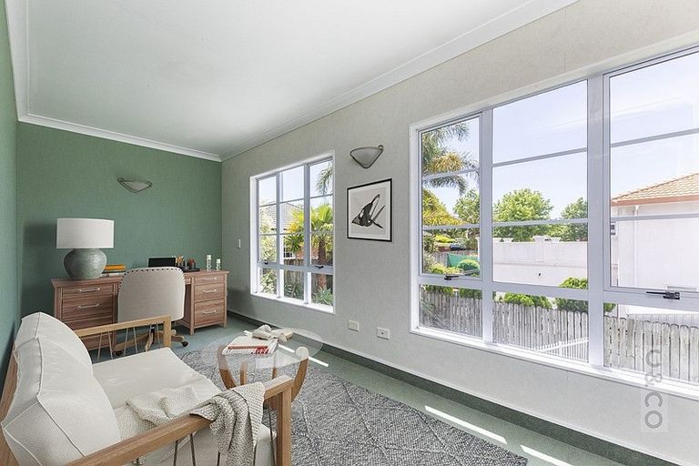 Photo of property in 34 Hugh Green Drive, Pinehill, Auckland, 0632