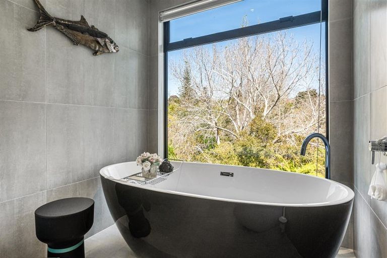 Photo of property in 2a Peter Terrace, Castor Bay, Auckland, 0620