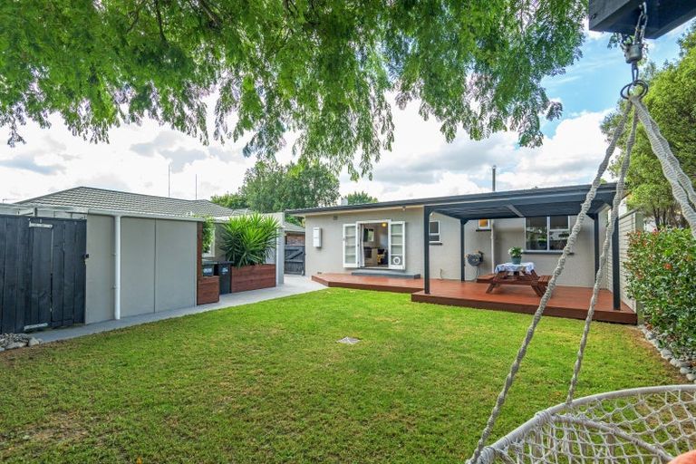 Photo of property in 11 Durham Crescent, Palmerston North, 4414