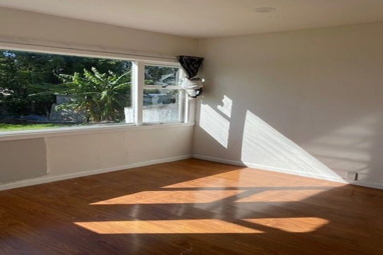 Photo of property in 1364 Whangaparaoa Road, Army Bay, Whangaparaoa, 0930