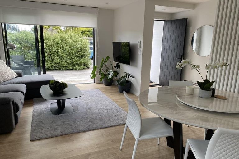 Photo of property in 70b Neil Avenue, Te Atatu Peninsula, Auckland, 0610