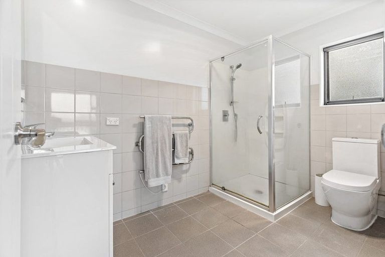 Photo of property in 8 Limeburners Close, Hobsonville, Auckland, 0618