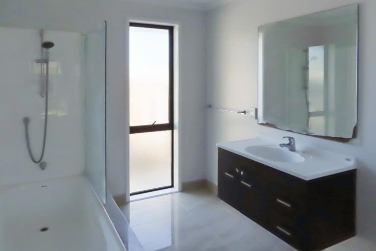 Photo of property in 2/270 Oxford Terrace, Avalon, Lower Hutt, 5011