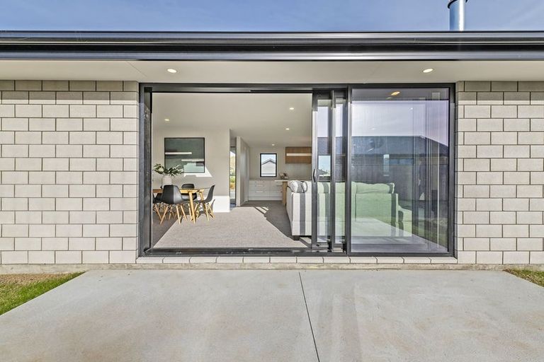 Photo of property in 1 Cedric Place, Darfield, 7510